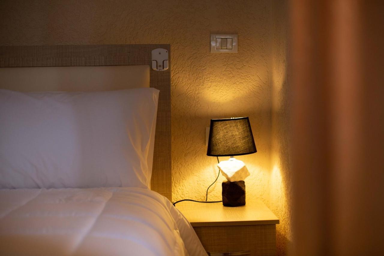 Vila Lika Hotel Korce Eksteriør billede