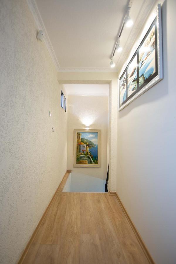 Vila Lika Hotel Korce Eksteriør billede