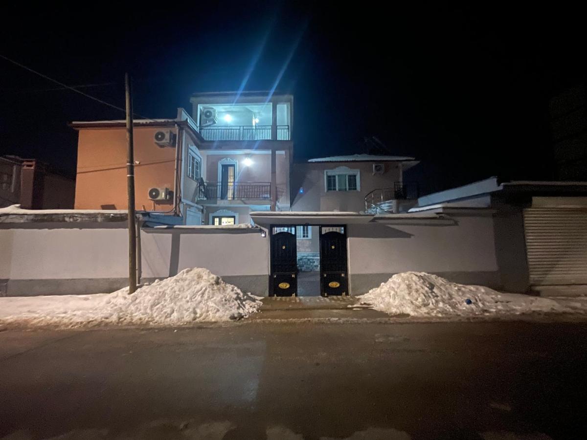 Vila Lika Hotel Korce Eksteriør billede