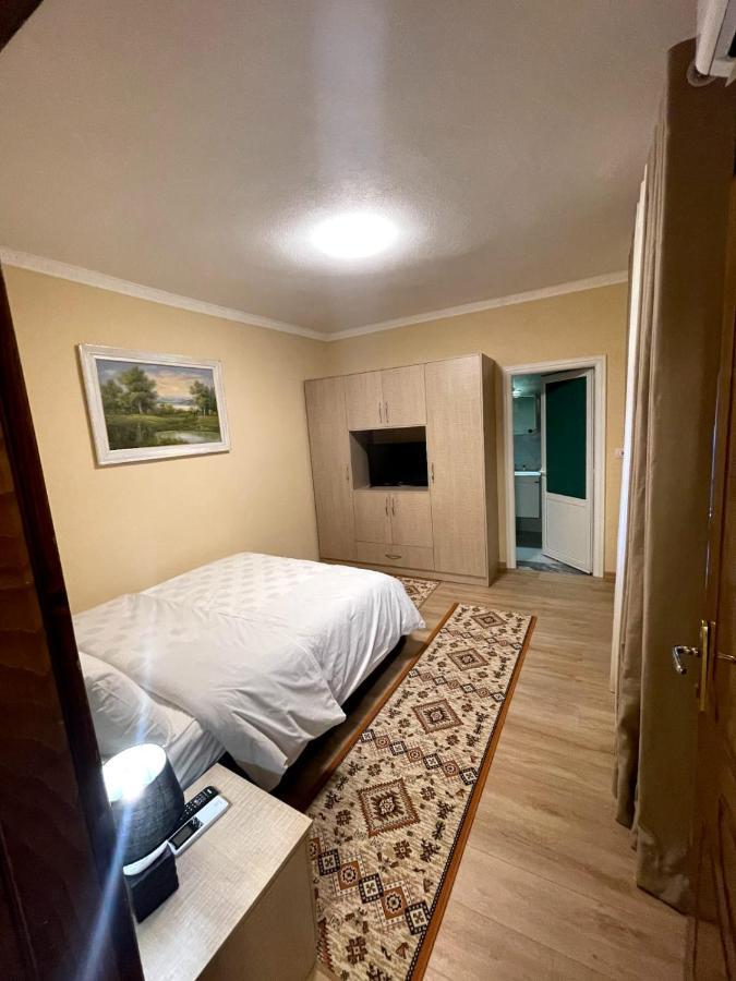 Vila Lika Hotel Korce Eksteriør billede