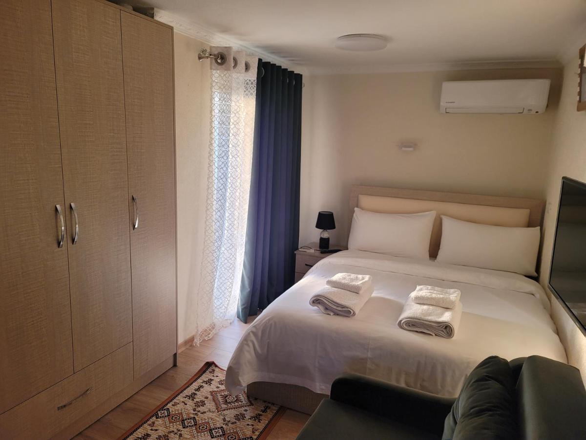 Vila Lika Hotel Korce Eksteriør billede