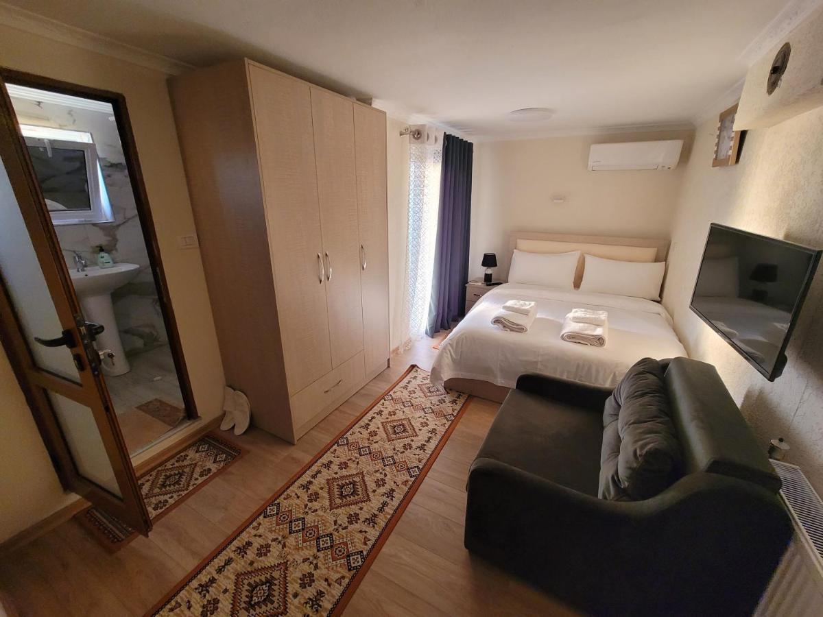Vila Lika Hotel Korce Eksteriør billede